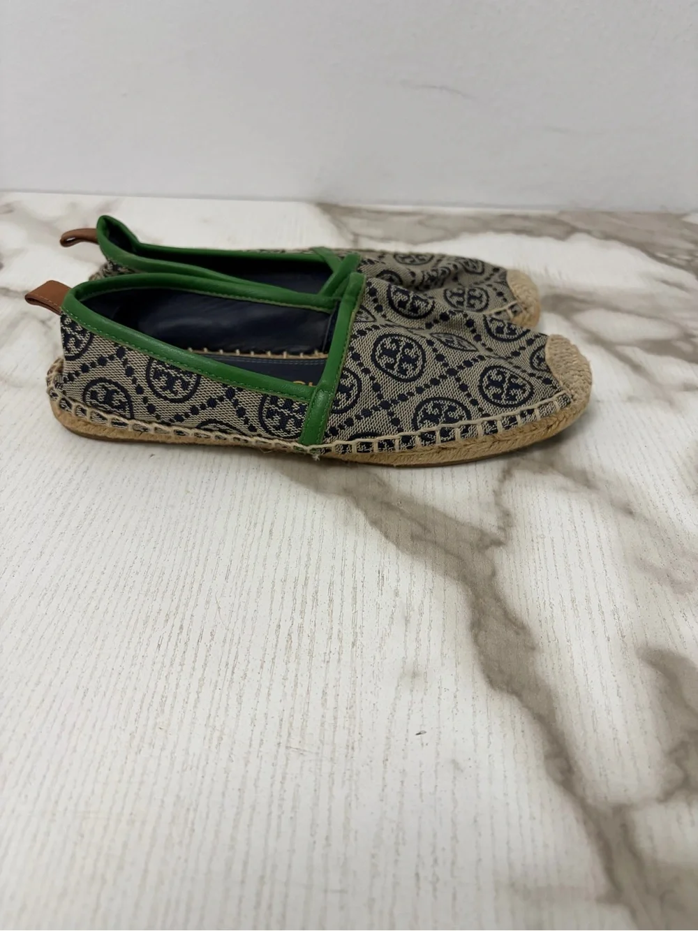 Tory Burch T Monogram Espadrille Flats Green Trim Navy Canvas Size 6.5M 5595